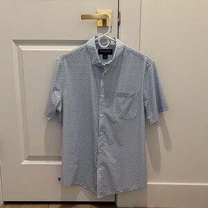 Mizzen+Main Light Blue Patterned Button Down Shirt